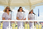 Vintage Singers Take Off Zone RIAT24