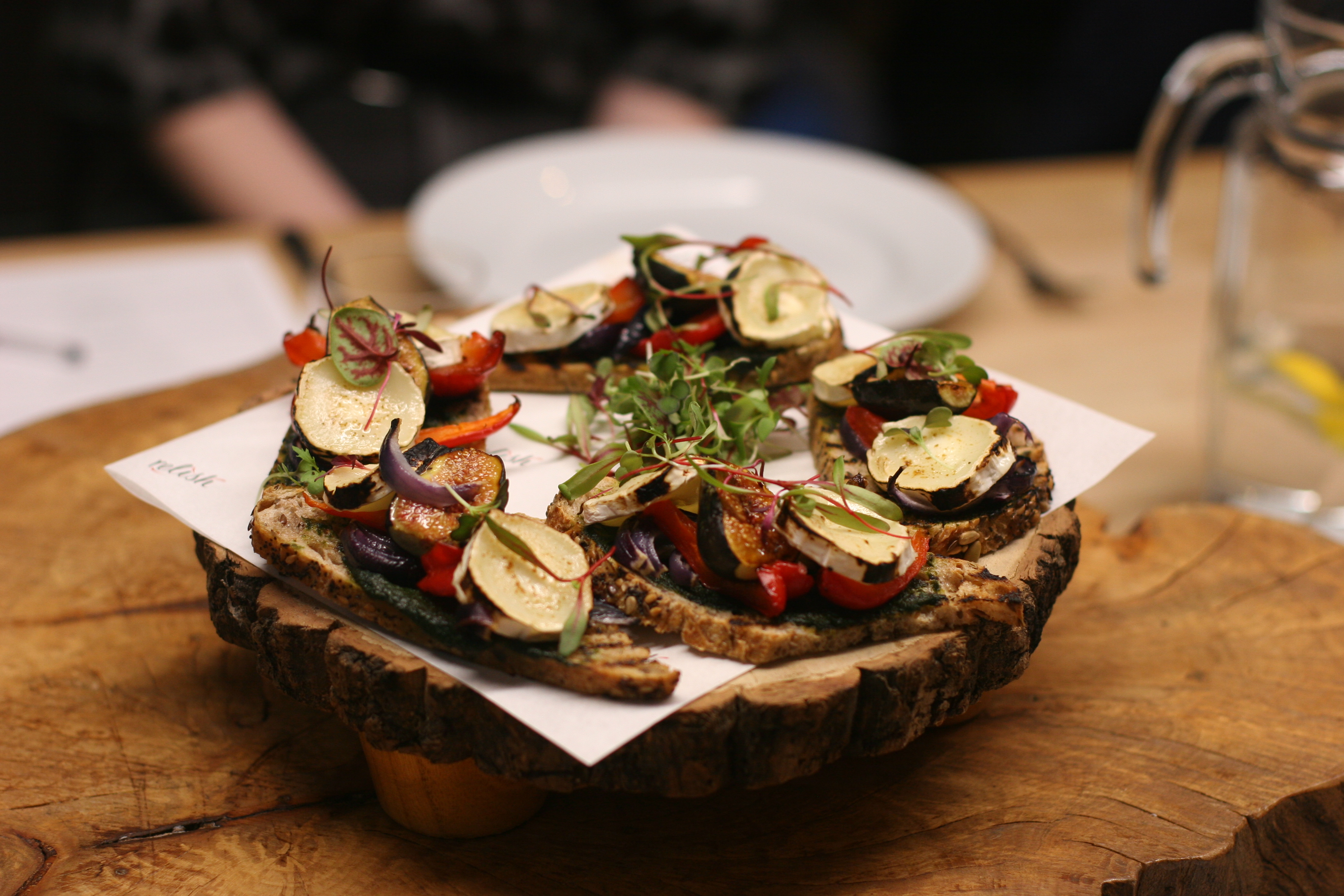GOATS CHEESE, RED PEPPER & FIG TARTINE 0158