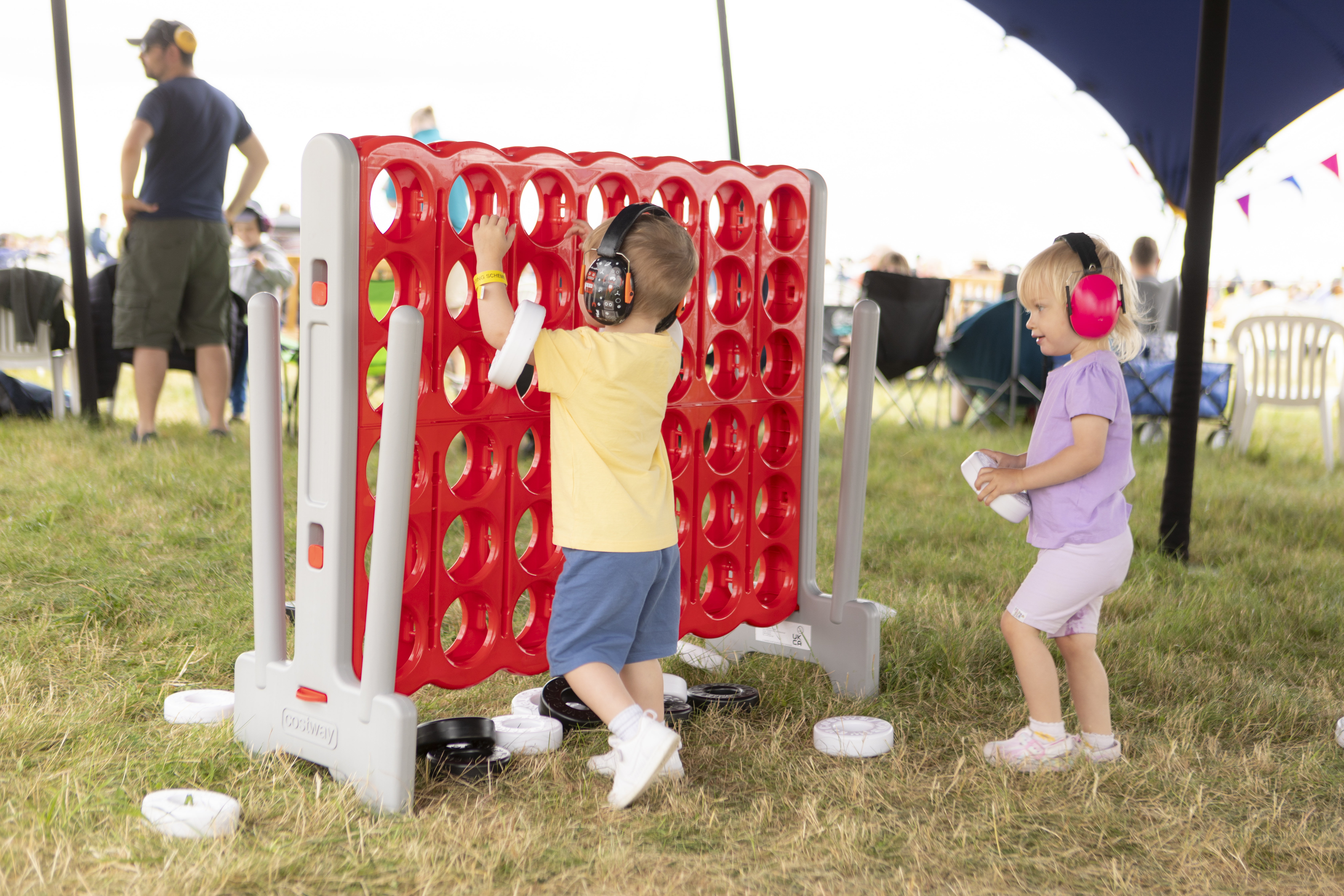 Family Enclosure RIAT24 Giant Connect 4