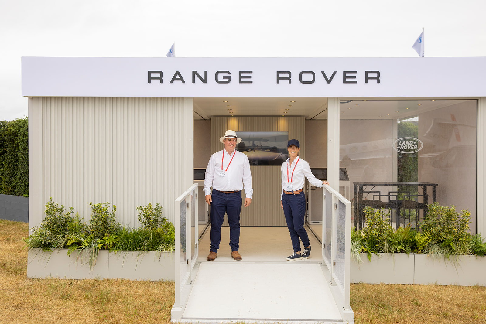 RIAT25 Range Rover Sponsor