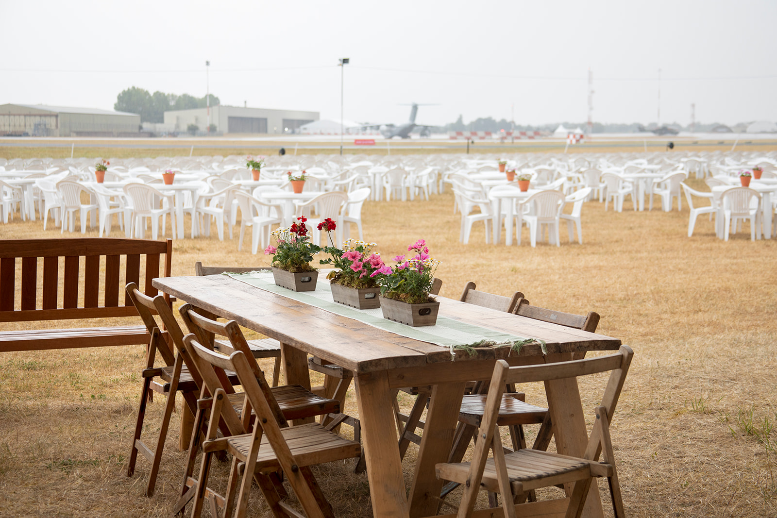 RIAT25 77 ENCLOSURE COTSWOLDCLUB GREENLYS TG 27 Websize