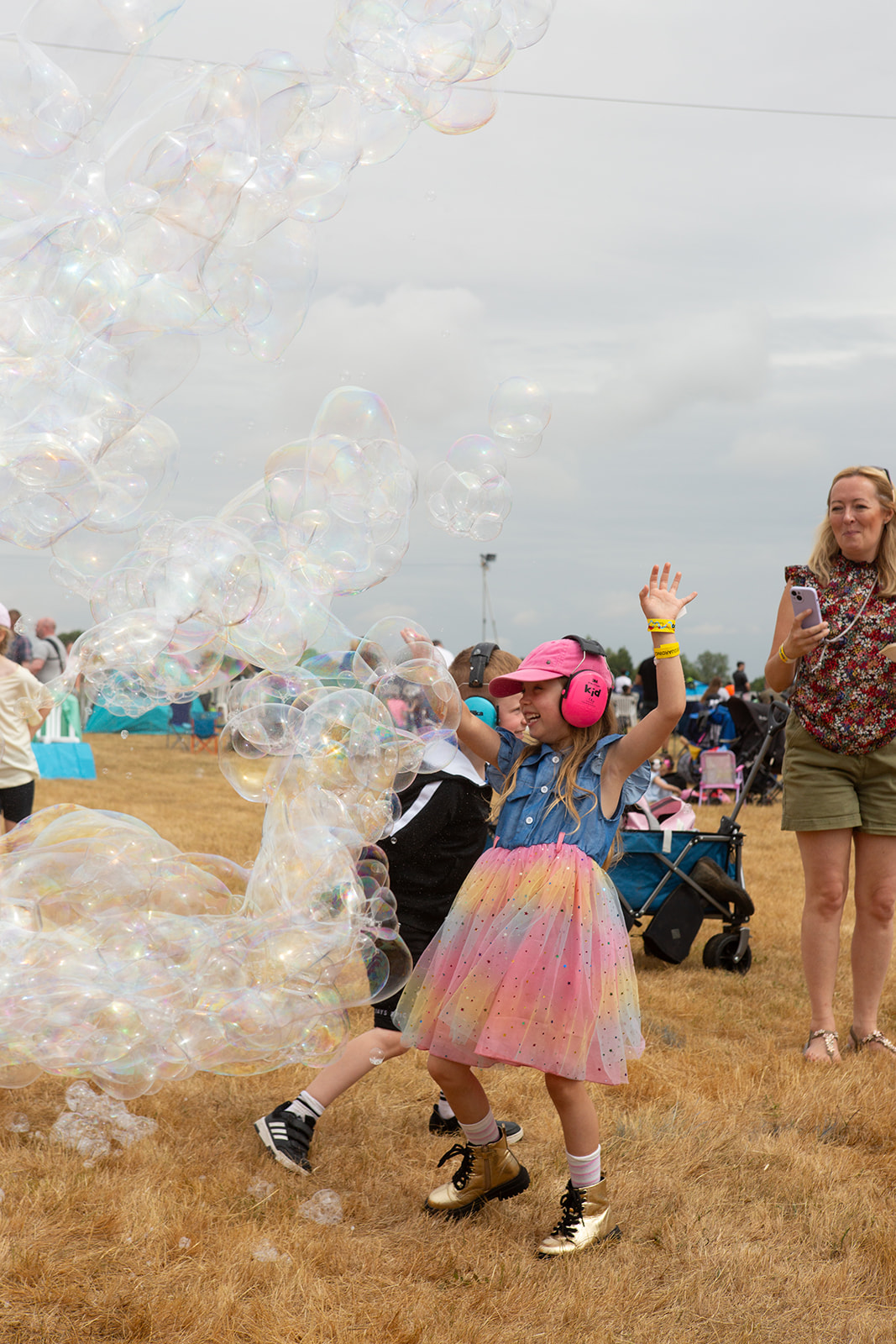 RIAT25 77 ENCLOSURES FAMILY GREENLYS JG 56 Websize
