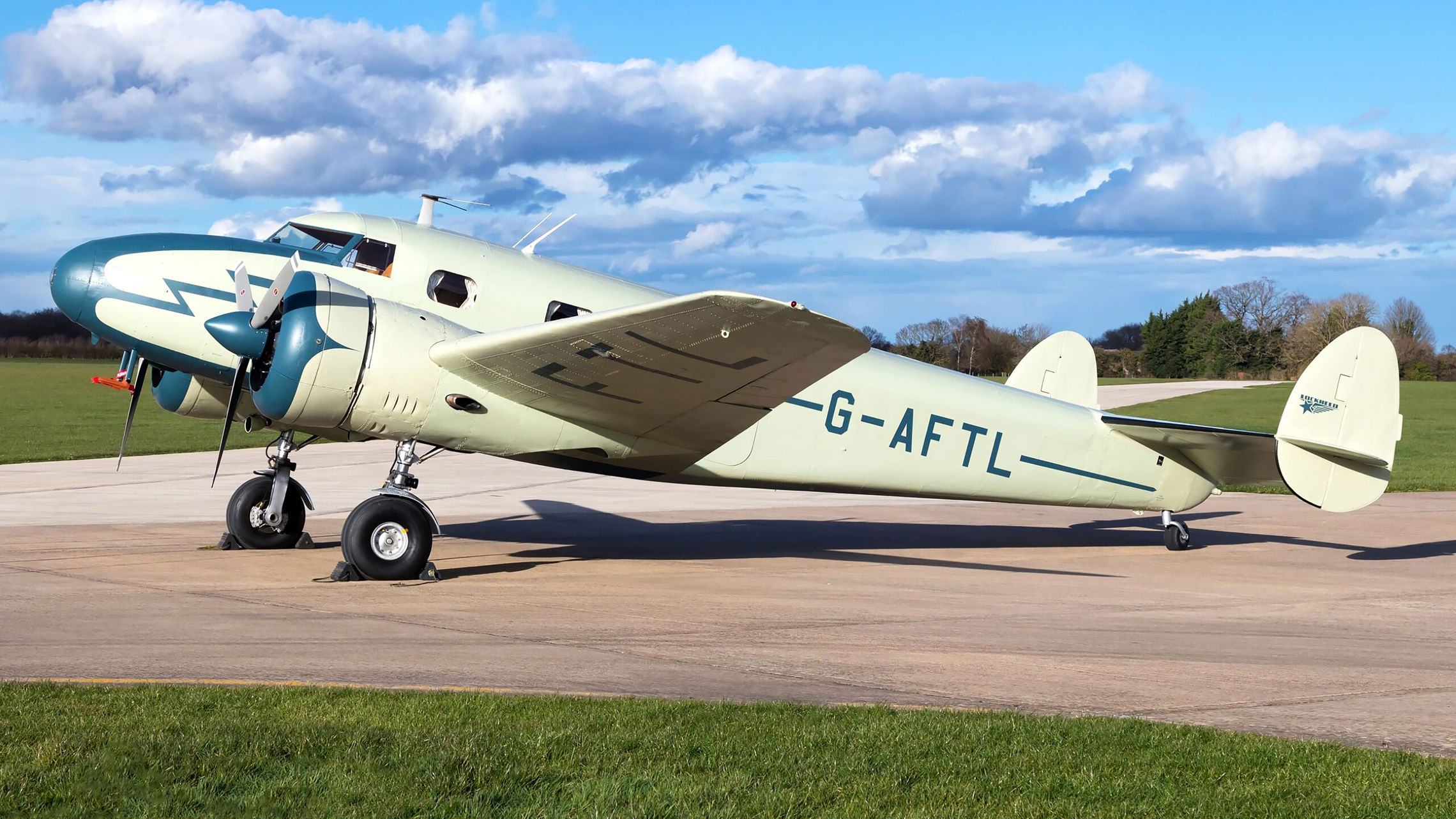 Lockheed L-12A Electra Junior